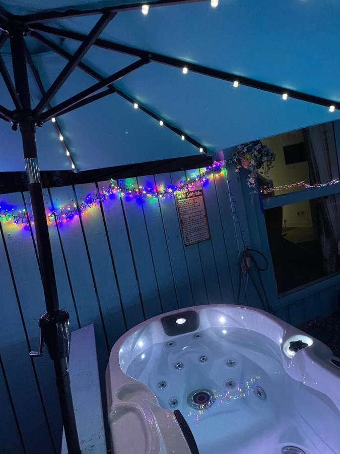 Bankhead Accommodation With Hot Tub Aberdeenshire Gamrie Exterior photo